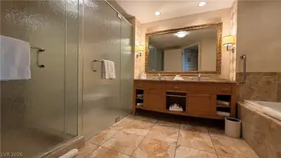2000 North Fashion Show Drive 4002 Primary Bathroom