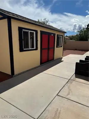 5105 West Desert Inn Road Storage