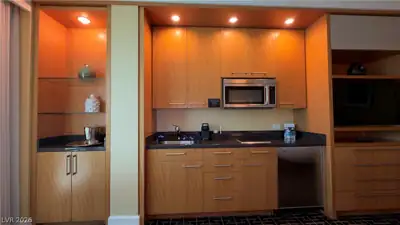 2000 North Fashion Show Drive 4227 Kitchen