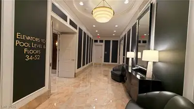 2000 North Fashion Show Drive 4227 Hallway