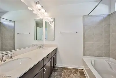 7783 Bright Lodge Street, Las Vegas, NV 89139 Primary Bathroom