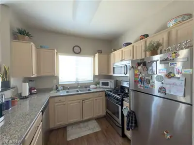 5250 South Rainbow Boulevard 2081 Kitchen