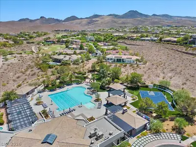 7 Holly Tree Court Community