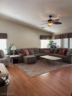1412 October Oak Avenue Living Room