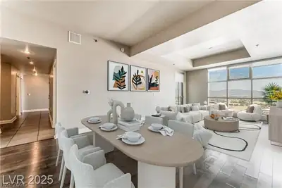 150 Las Vegas Boulevard 2512 Dining Area