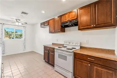 203 Earl Street, Las Vegas, NV 89101 Kitchen