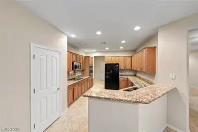 2252 Island City Avenue, Henderson, NV 89044 Kitchen