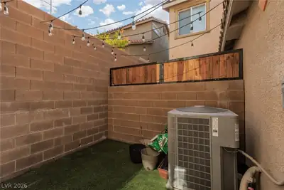 4046 Sparrow Rock Street, Las Vegas, NV 89129 Yard