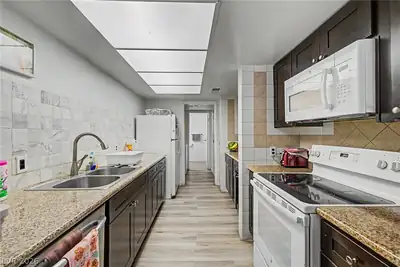 4551 Sirius Avenue, Las Vegas, NV 89102 Kitchen