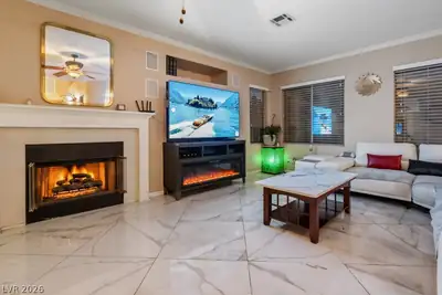 850 Sebastiani Court Living Room