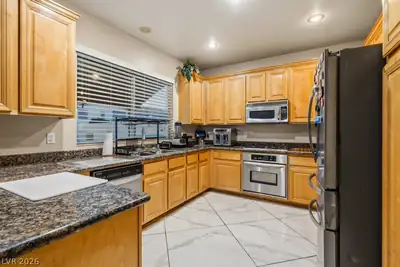 850 Sebastiani Court Kitchen