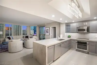 222 Karen Avenue 1701 Kitchen