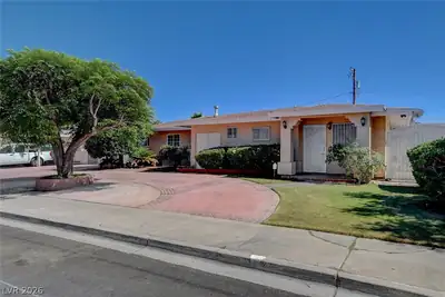554 Canosa Avenue, Las Vegas, NV 89104 Front of Structure