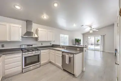 1245 Diamond Valley Street, Henderson, NV 89052 Kitchen