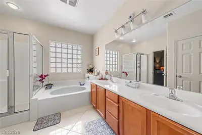 2632 Lochleven Way, Henderson, NV 89044 Primary Bathroom