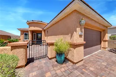 2632 Lochleven Way, Henderson, NV 89044 Front of Structure