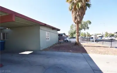 2400 Pardee Place, Las Vegas, NV 89104 Front of Structure