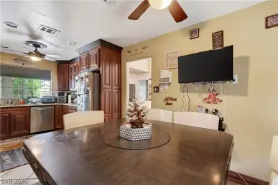5325 Images Court, Las Vegas, NV 89107 Kitchen