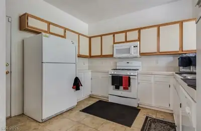 1665 Britannia Avenue, Henderson, NV 89014 Kitchen