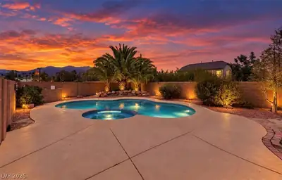 8088 Winchester Bluff Street Las Vegas, NV 89131