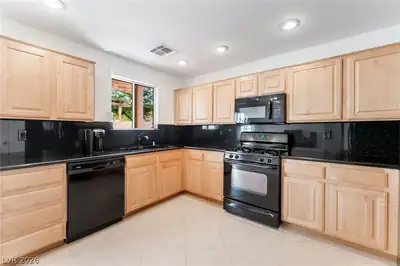 9065 Starling Wing Place, Las Vegas, NV 89143 Kitchen
