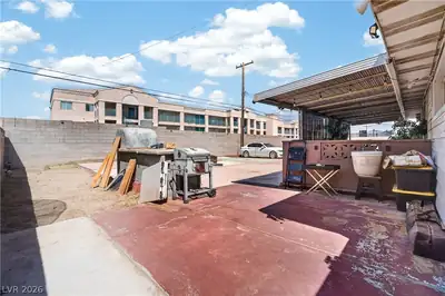 4686 Sheppard Drive, Las Vegas, NV 89122 Yard