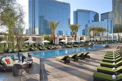 3750 Las Vegas Boulevard 4303 Pool