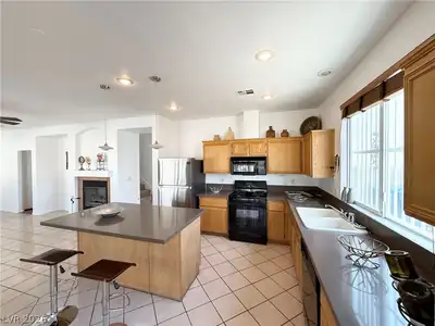 1096 North Sloan Lane Kitchen