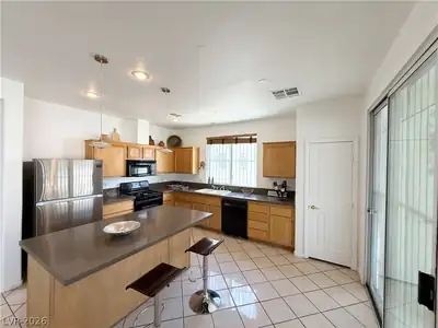 1096 North Sloan Lane Kitchen