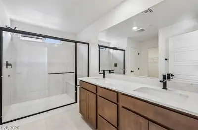 10388 Arete Avenue, Las Vegas, NV 89166 Primary Bathroom