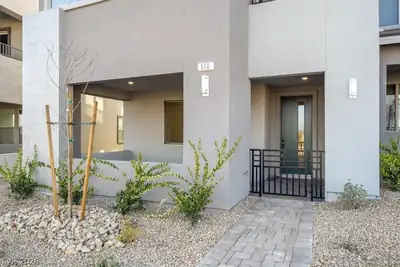 510 Mahogany Ridge Street, Las Vegas, NV 89138 Front of Structure