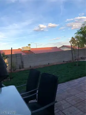5830 Berry Hill Lane, North Las Vegas, NV 89031 Yard