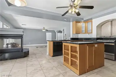 6611 Ironbound Bay Avenue, Las Vegas, NV 89139 Kitchen