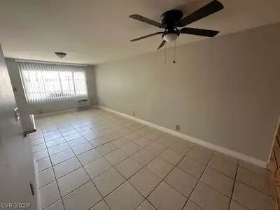 4600 Paradise Road 43 Living Room