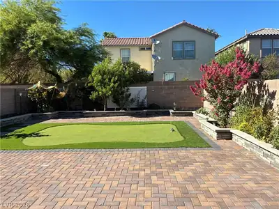 8726 Sand Verbena Avenue, Las Vegas, NV 89117 Yard