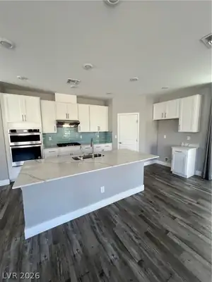 8726 Sand Verbena Avenue, Las Vegas, NV 89117 Kitchen