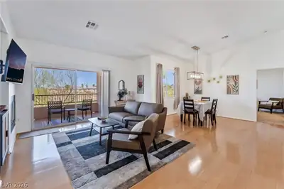 904 Duckhorn Court 204 Living Room