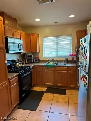 5269 Tipper Avenue, Las Vegas, NV 89122 Kitchen