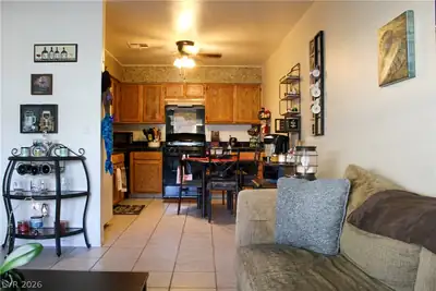 2121 Twickenham Place B Kitchen