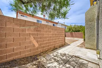 135 Tilbury Avenue, Las Vegas, NV 89123 Yard