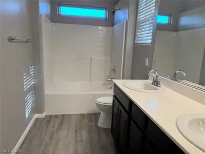 1079 Valley Light Avenue, Henderson, NV 89011 Primary Bathroom