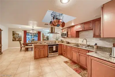 1027 Sidehill Way, Las Vegas, NV 89110 Kitchen