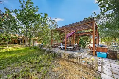 3160 East Navajo Boulevard Yard