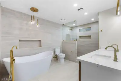 271 East Middleton Drive Primary Bathroom