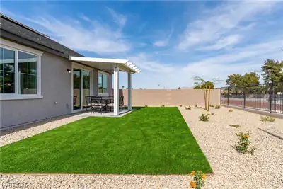 2587 Regency Cove Court, Las Vegas, NV 89121 Yard