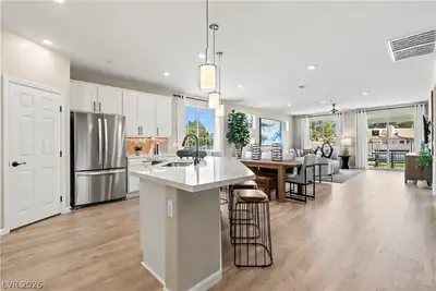 2587 Regency Cove Court, Las Vegas, NV 89121 Kitchen