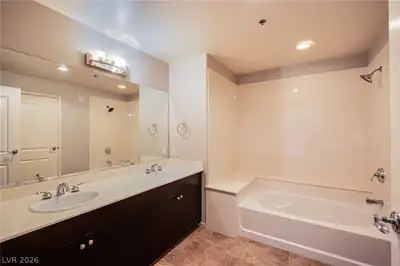 8255 Las Vegas Boulevard 1702 Primary Bathroom