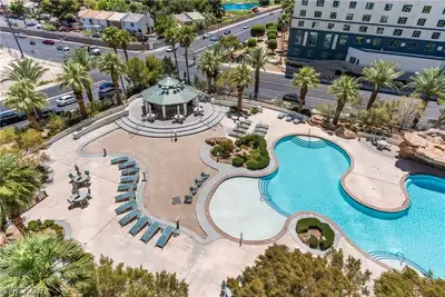 322 Karen Avenue 604 Pool