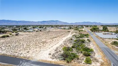 2221 East Jeane Avenue Lot