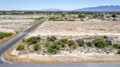 2221 East Jeane Avenue Lot